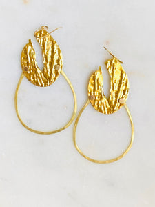 Wavy Cutout & Teardrop Earrings