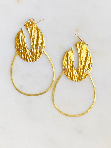 Wavy Cutout & Teardrop Earrings